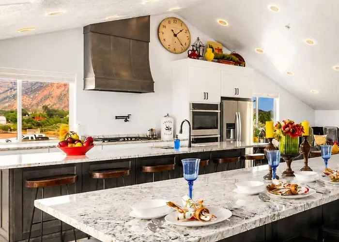 Zion Luxury Retreat Garden & Pool Colorado City